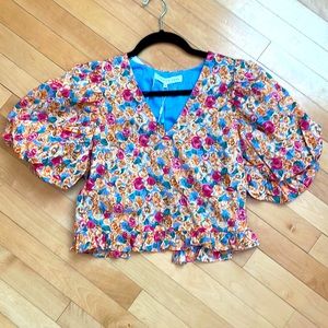 Puff sleeve floral top